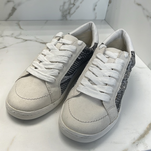New dolce vita nova novelty sneaker with silver "glitter" accent - Picture 3 of 7